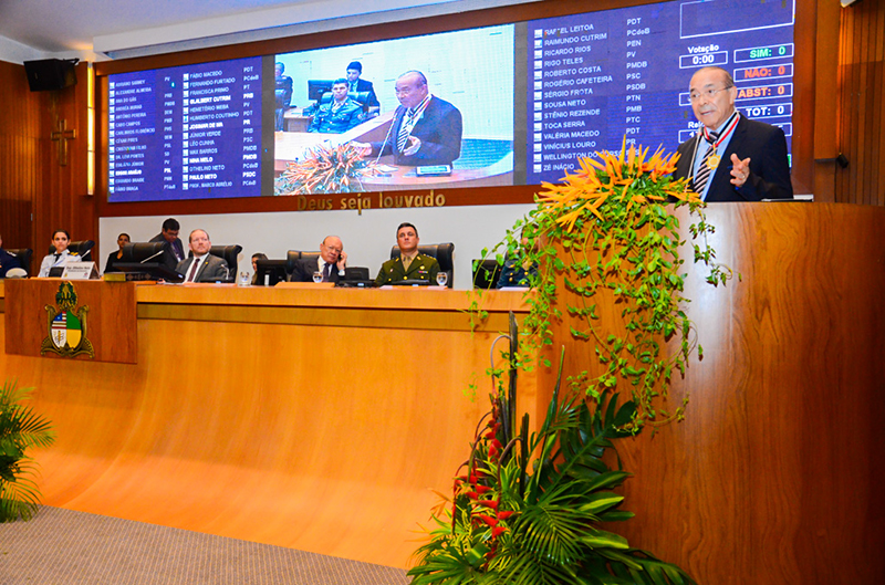 Eliseu Padilha agradece honraria a Roberto Costa e faz discurso fortalecedor do PMDB na Assembleia