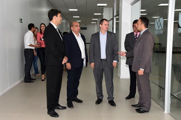 Comissão de Obras da Assembleia vistoria obras de reforma do aeroporto de São Luís