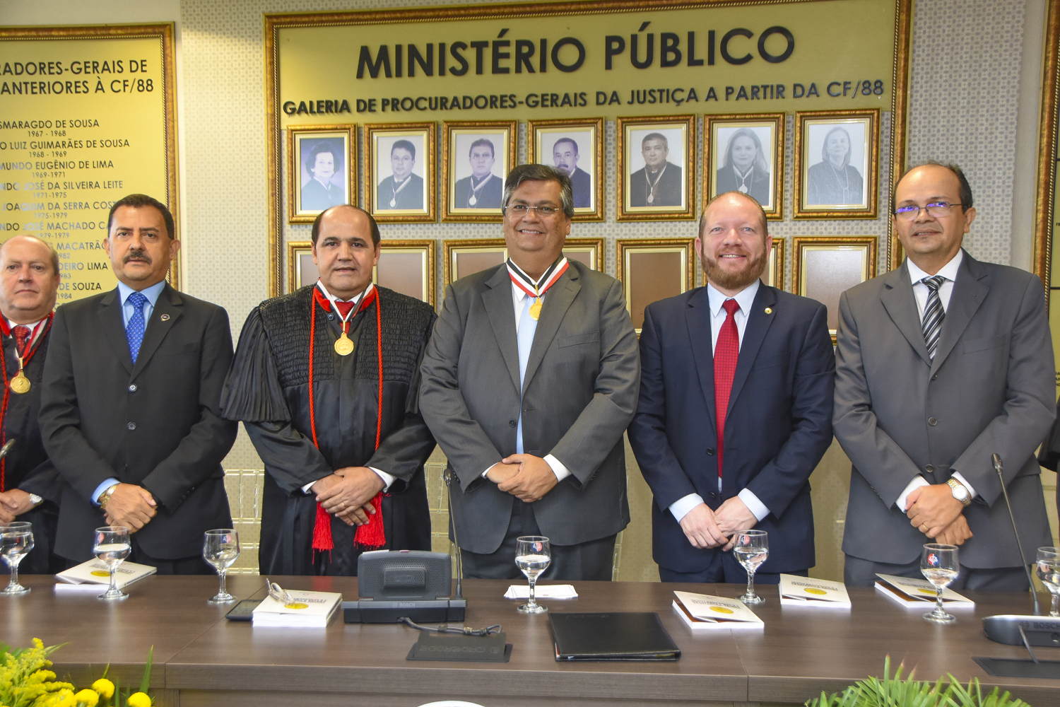 Othelino Neto prestigia entrega da Medalha Celso Magalhães ao governador Flávio Dino