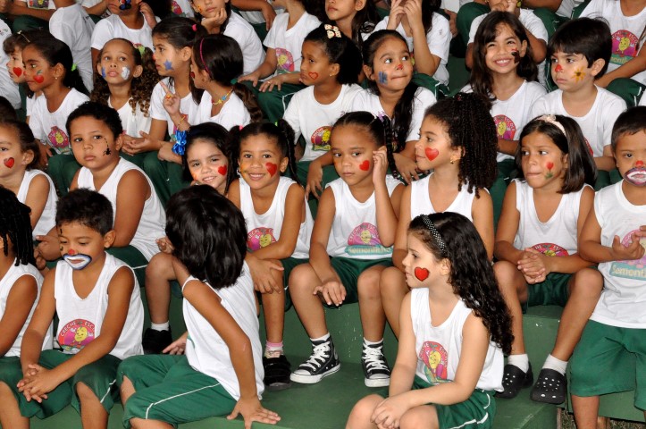 Sementina presta homenagem ao circo em festa pelo Dia das Crianças