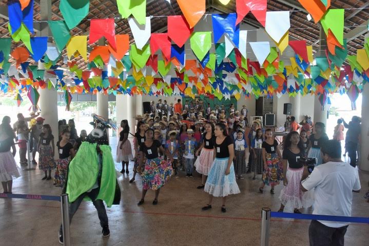 Alunos do Sol Nascente apresentam espetáculo de São João