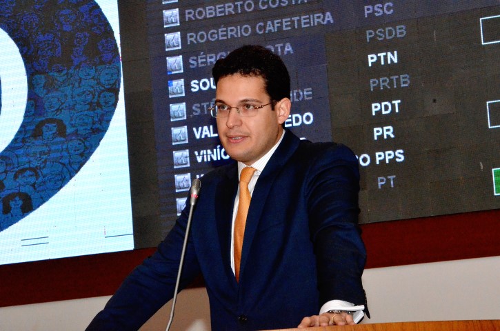 Alexandre Almeida anuncia decisão judicial contra Prefeitura de Timon