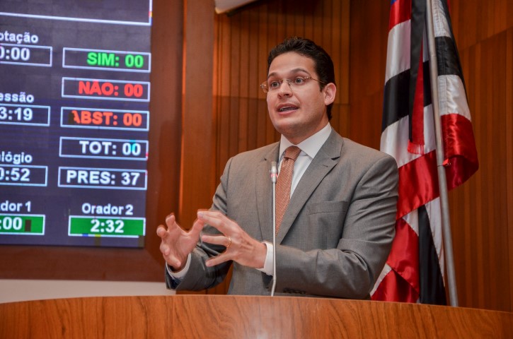 Deputado Alexandre lamenta cancelamento da Indústria do Conhecimento em Timon