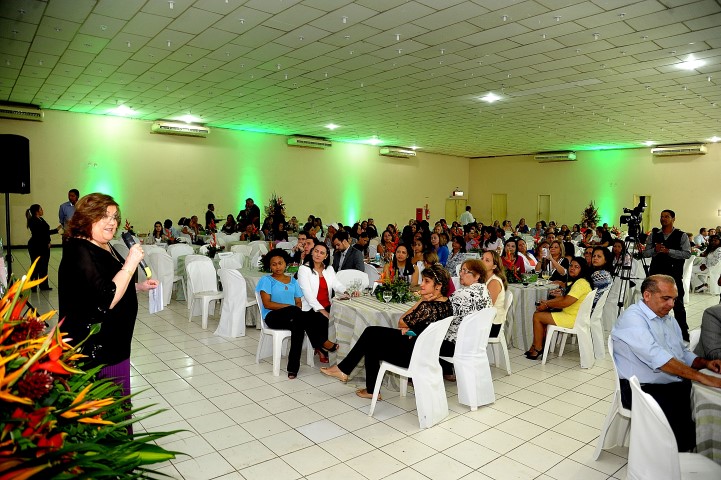 Gedema homenageia mães da Assembleia com festa e sorteio de presentes