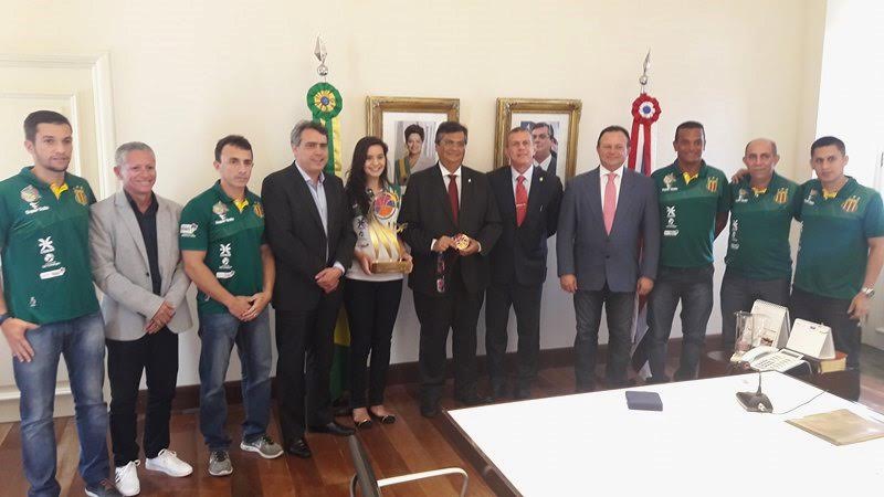 Sérgio Frota e Comissão Técnica do basquete do Sampaio visitam o governador