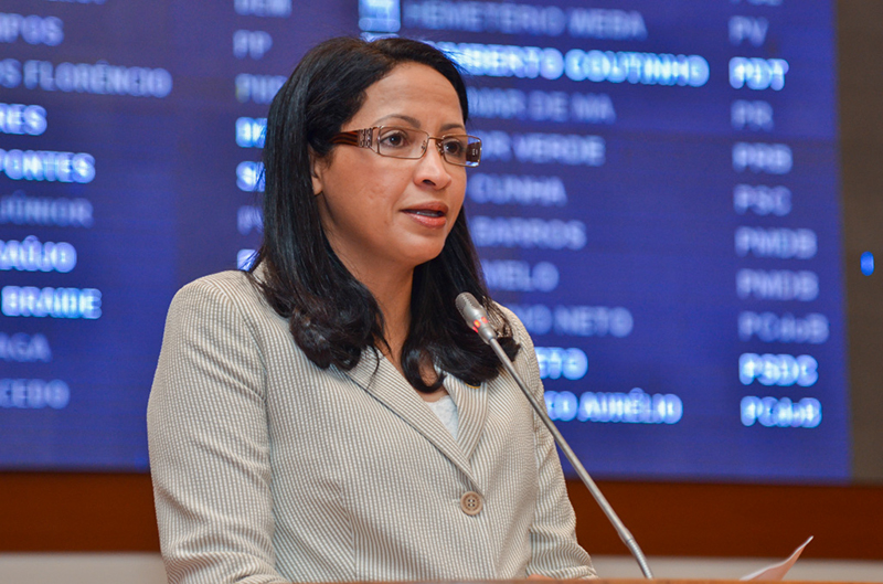 Francisca Primo destaca entrega do Prêmio Jovem Cientista