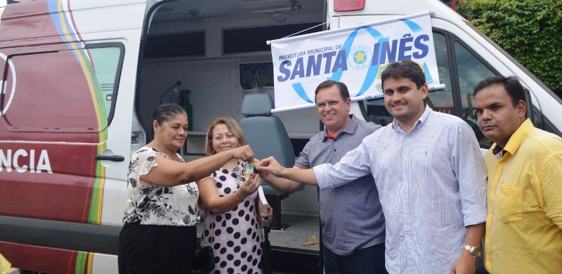 Stenio Rezende participa dos 50 anos de Santa Inês e entrega ambulância para o município