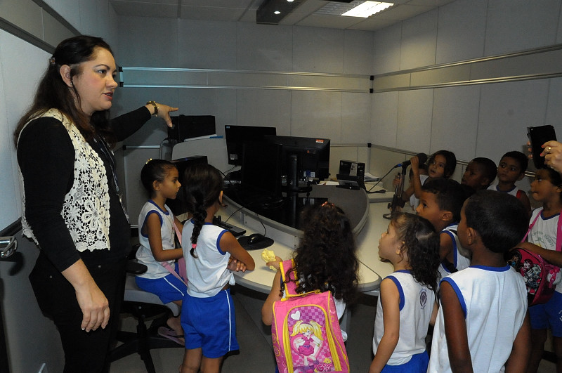 Alunos de escola do Anil visitam o Complexo de Comunicação