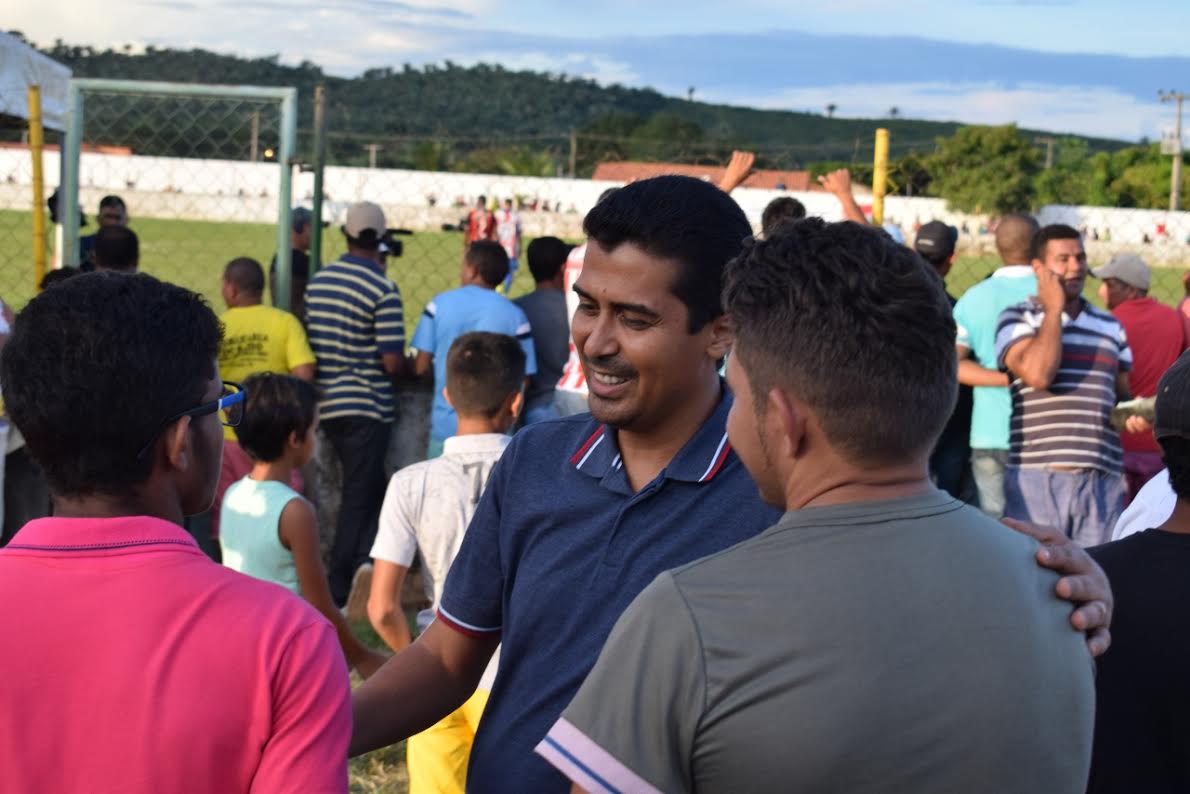 Em Cidelândia, Marco Aurélio anuncia emenda para a iluminação do estádio municipal