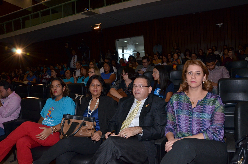 Valéria Macedo participa de Audiência Pública que debateu atenção ao autismo