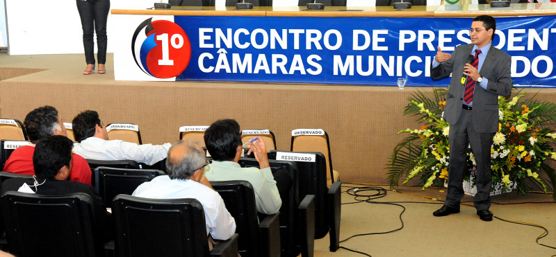 Consultor jurídico faz esclarecimentos sobre atribuições do Poder Legislativo 