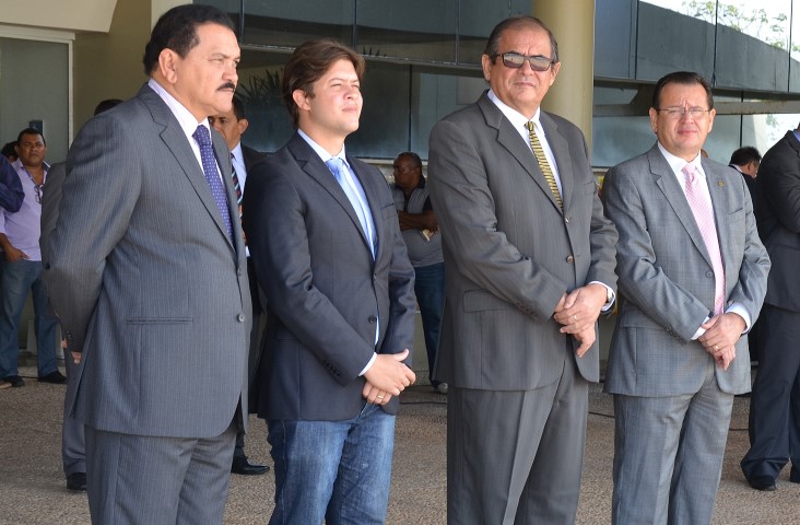 Humberto Coutinho abre Sessão Solene dos 180 anos da Assembleia Legislativa