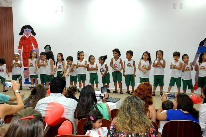 Mais homenagens às mães na Creche-Escola Sementinha