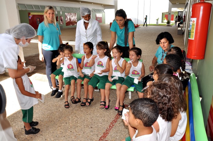 Creche-Escola Sementinha promove palestra sobre higiene bucal