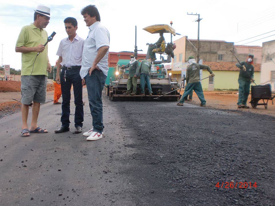 Deputado Léo Cunha vistoria obras no município de Estreito