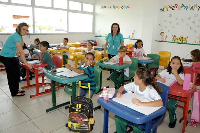 Creche-Escola Sementinha inicia o ano letivo de 2013 nesta segunda