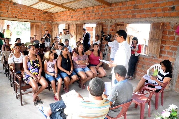 Comissões de Direitos Humanos e Meio Ambiente visitam comunidade 