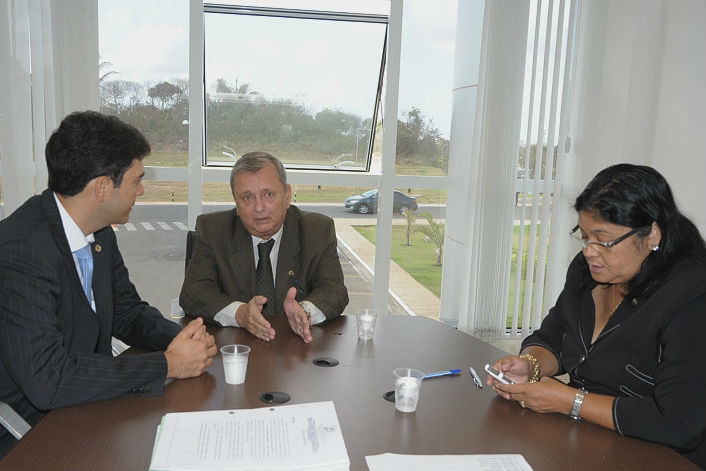 Comissão de Constituição e Justiça dá parecer favorável a projetos