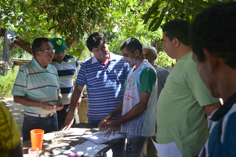 Deputado Léo Cunha visita zona rural de Bom Jesus das Selvas