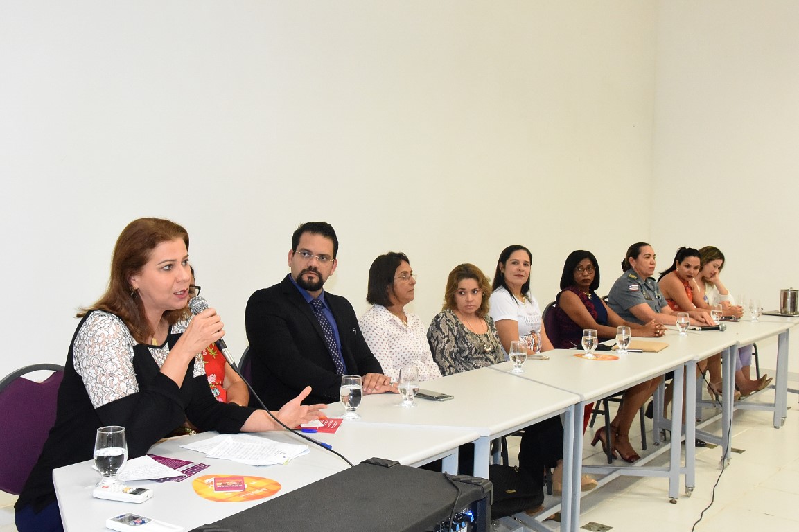 Valéria Macedo participa de audiência pública na Casa da Mulher Brasileira