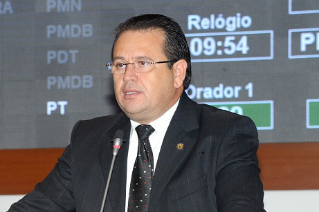 Deputado Stênio Rezende pede recuperação da rodovia MA-06