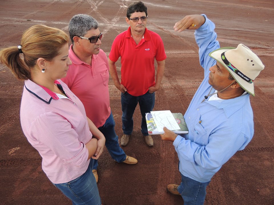 Valéria Macedo acompanha vistoria da MA-138 com técnicos da SINFRA