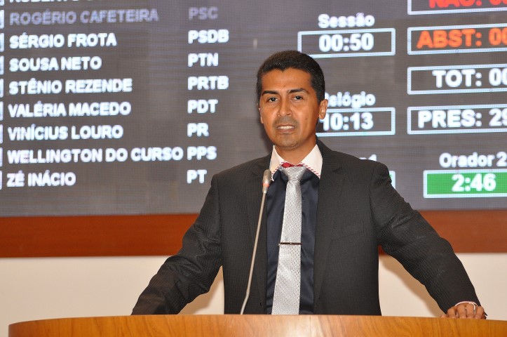 Marco Aurélio esclarece utilização de recursos no Mais Asfalto em Imperatriz   