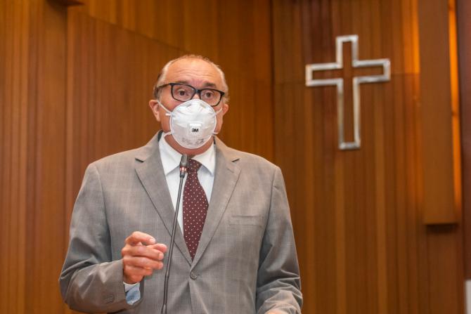 César Pires cobra explicações sobre compra de respiradores