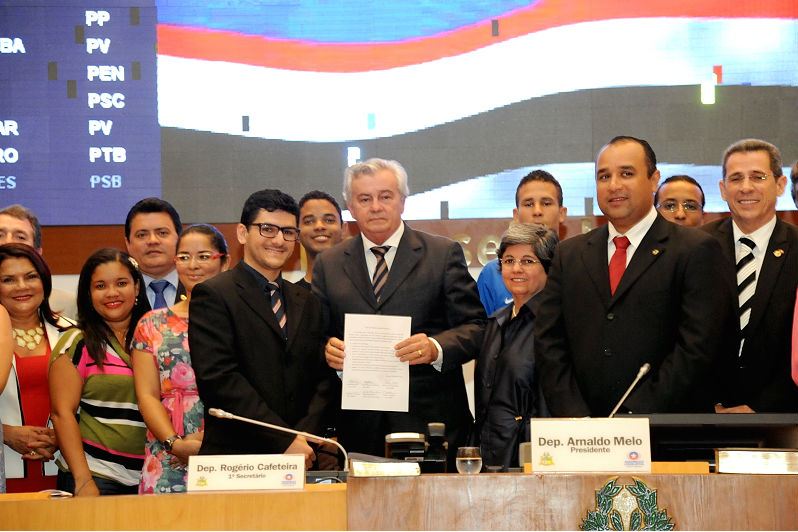  AL lembra aniversário de oficialização da Linguagem Brasileira de Sinais