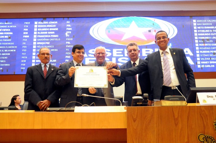 Assembleia homenageia Pastor Ramildo com Título de Cidadão Maranhense