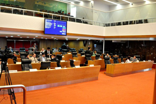 Deputados celebram Dia do Professor na tribuna da Assembleia Legislativa