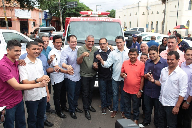 Bira do Pindaré e Rafael Leitoa participam de entrega de veículos e inauguração de Unidade de Saúde em Timon