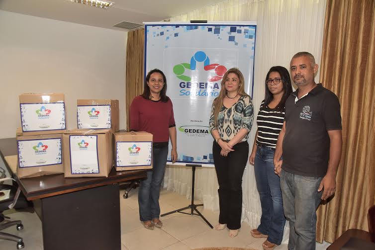 Gedema entrega donativos ao Instituto Fé e Obra