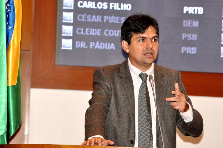 Victor Mendes destaca aula inaugural do curso de Medicina em Pinheiro