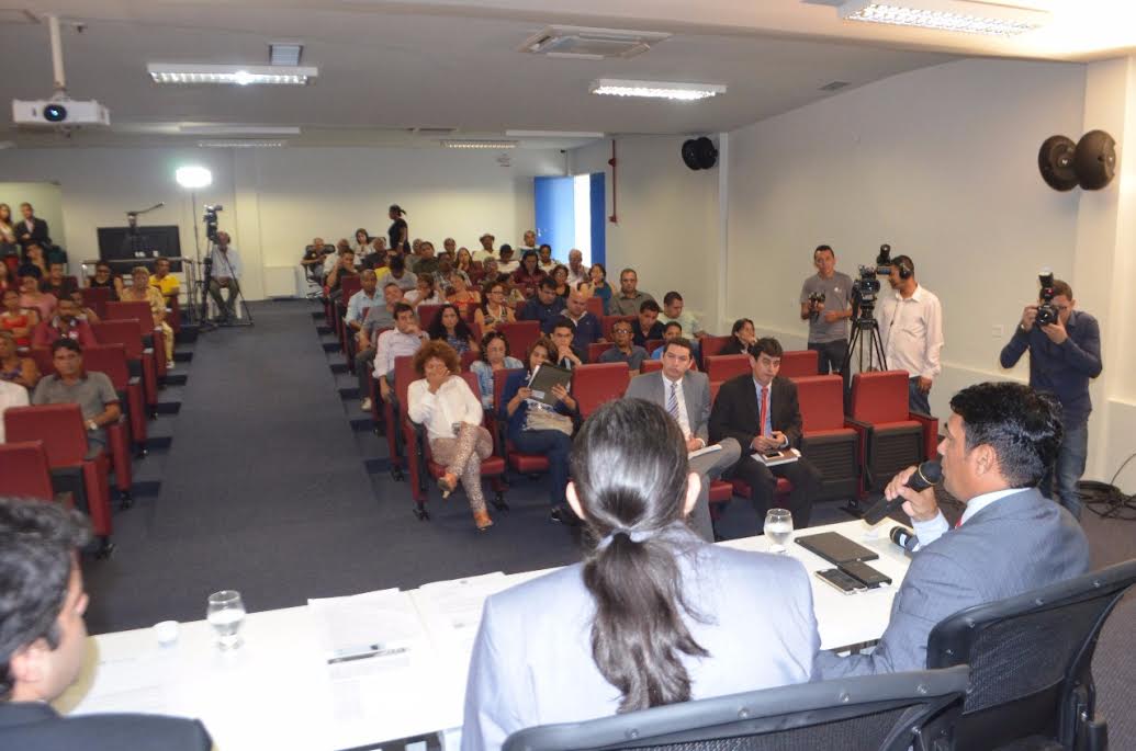  Deputado Wellington defende direitos de donos de barracas da Litorânea