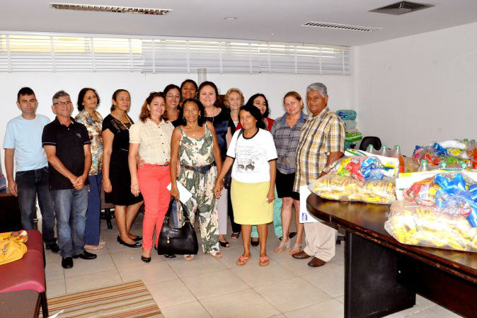 Gedema entrega doações em homenagem ao Dia das Crianças