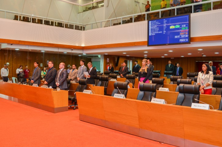 Deputados prestam homenagem ao cronista esportivo Herbert Fontenelle