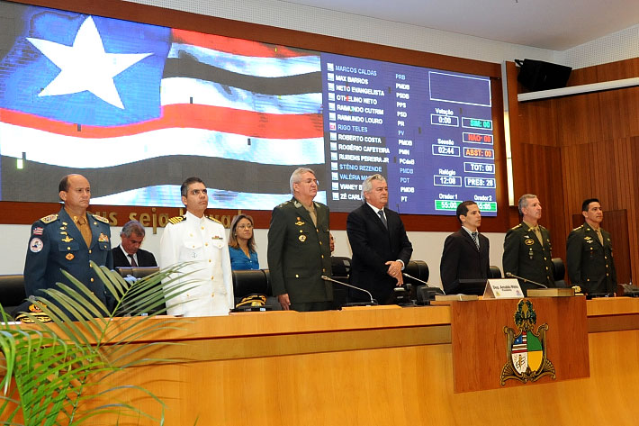 Assembleia Legislativa homenageia o general Josemar Câmara Feitosa