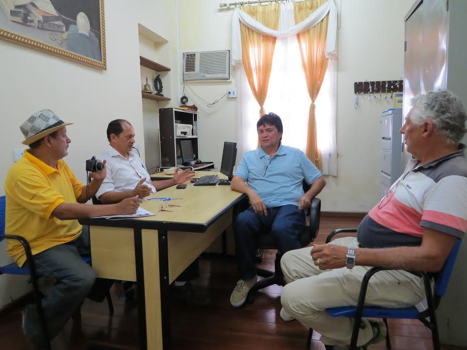 Deputado Leo Cunha visita presidente da Academia Imperatrizense de Letras