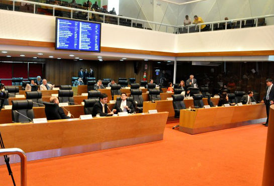 Assembleia parabeniza o senador Cafeteira pela passagem do seu aniversário