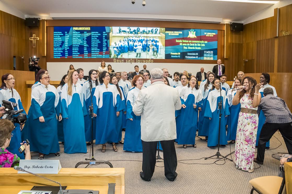 Sessão solene presta homenagem aos 40 anos do Coral São João