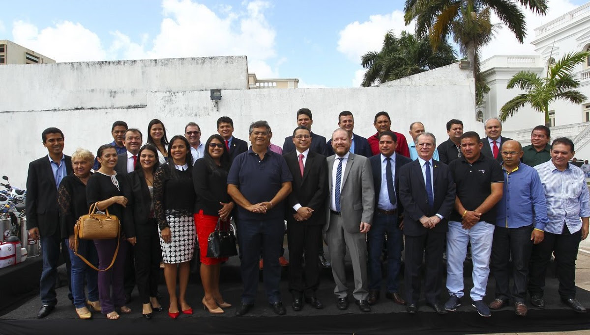 Levi Pontes participa de solenidade de entrega de equipamentos para combate à malária