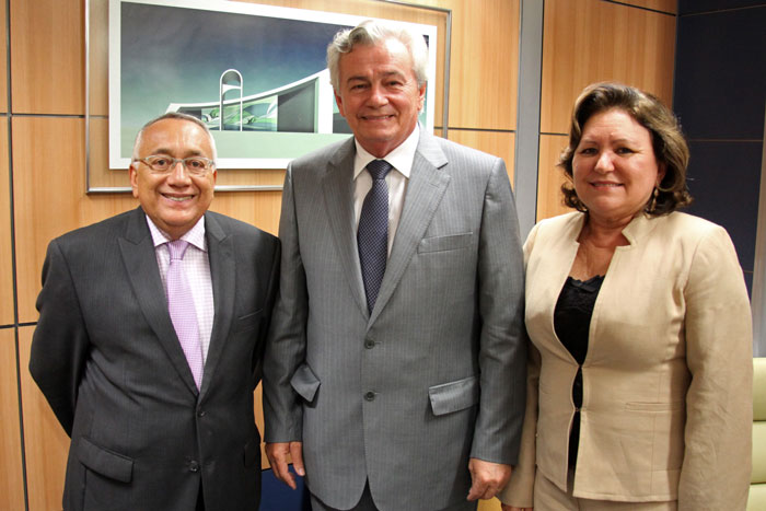 Arnaldo Melo participa de convenção nacional do PMDB em Brasília