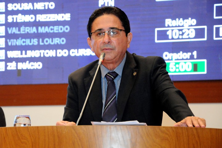 Hemetério Weba denuncia caos na educação de Nova Olinda do Maranhão