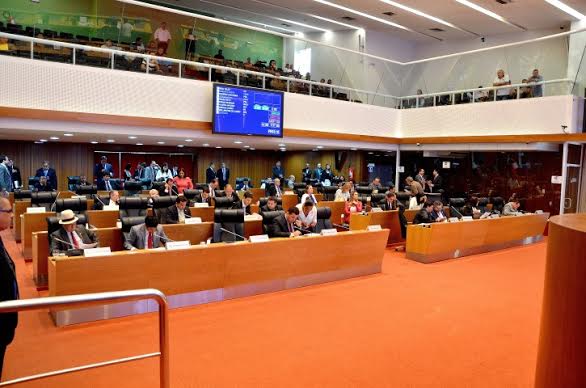 Plenário aprova MP que prevê contratação de vigilantes e agentes penitenciários