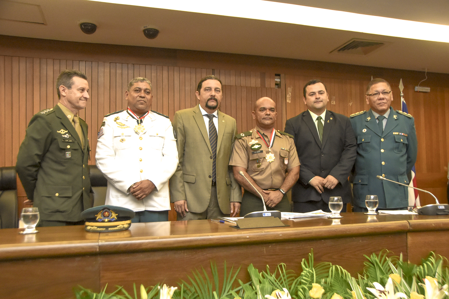 Militares são homenageados durante solenidade na Assembleia Legislativa 