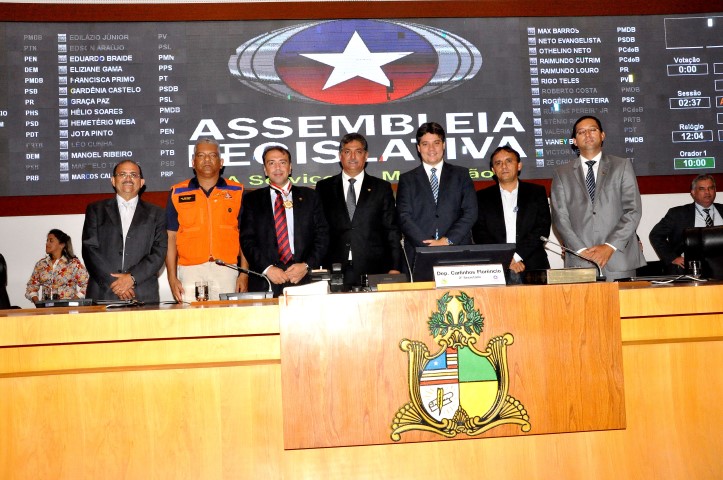 Assembleia concede a medalha Manoel Bequimão ao presidente nacional do PHS