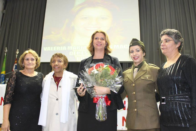 Valéria Macedo é homenageada pelo Sindicato dos Enfermeiros de São Paulo