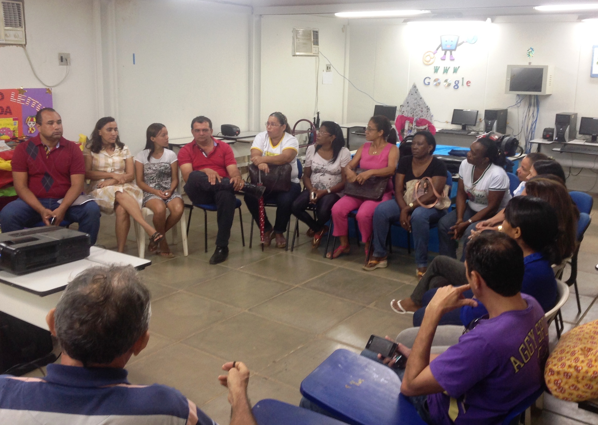 Roberto Costa participa de reunião com professores do Caic de Bacabal