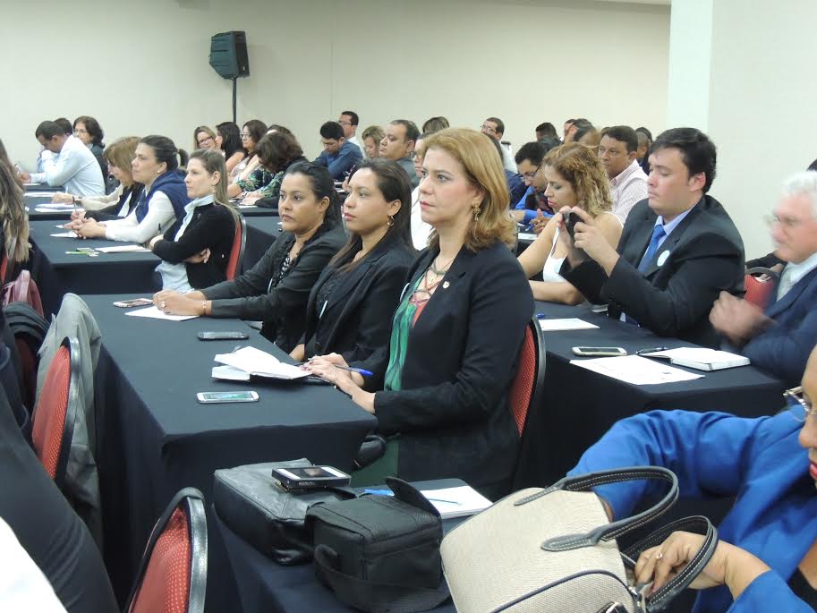  Valéria Macedo participa do lançamento de pesquisa que traça perfil da enfermagem